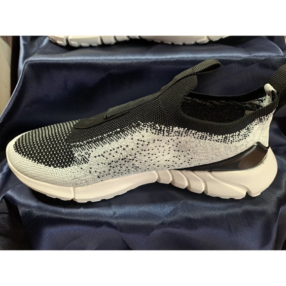 Men's Lightweight Knit Shoes in Bright White and Black Sneakers. Size 8/41 NWOT - Picture 8 of 8